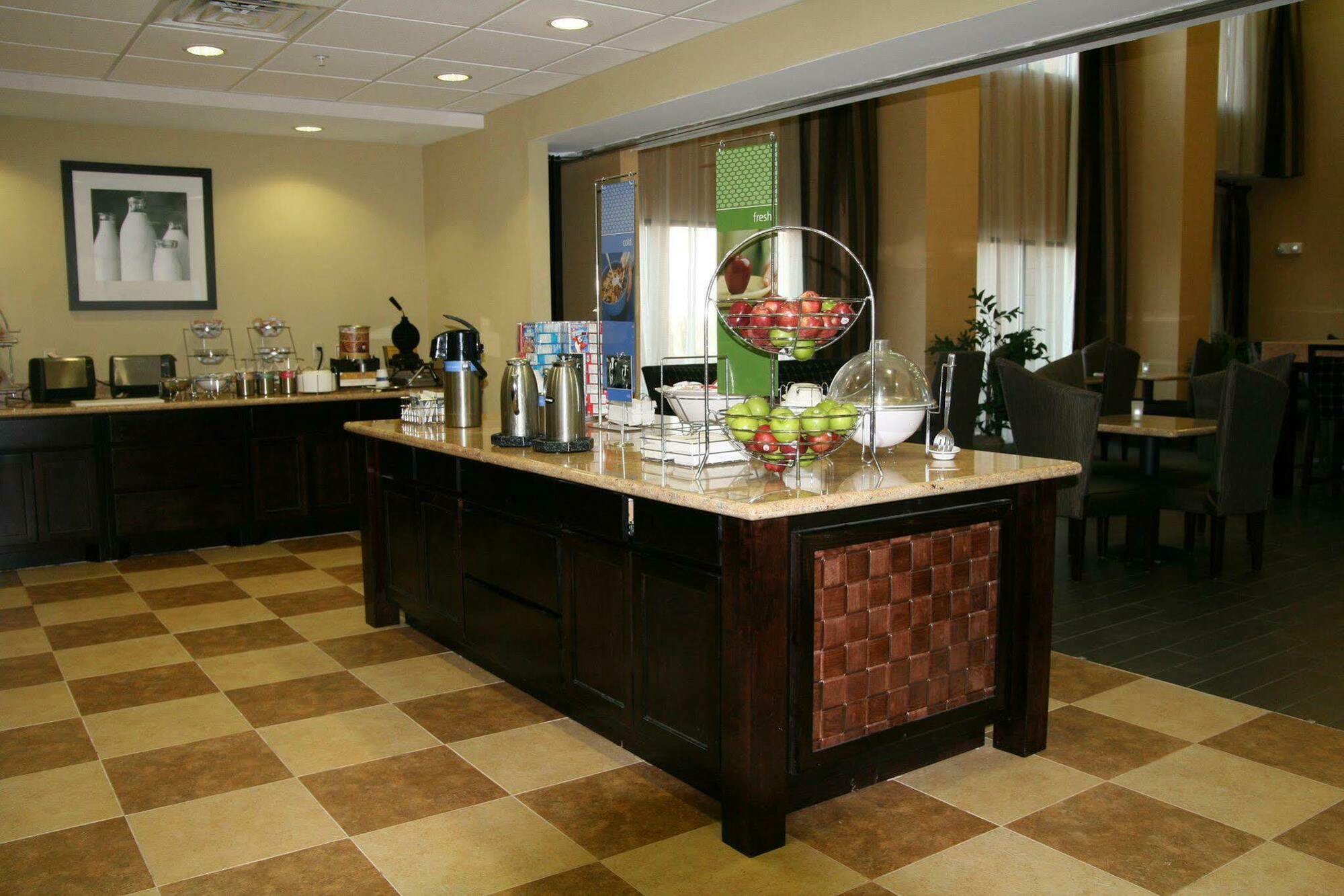Hampton Inn סוויטווטר מראה חיצוני תמונה